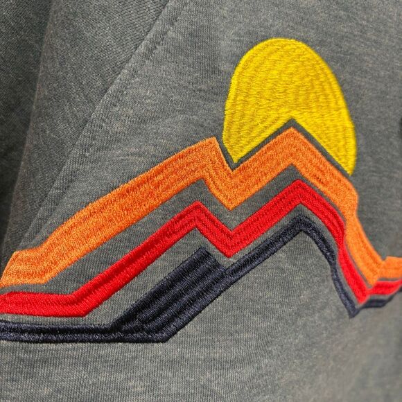 needs code Jeep Embroidered Hoodie Sweatshirt S Front Pocket Outdoors Travel Cam - Picture 4 of 10